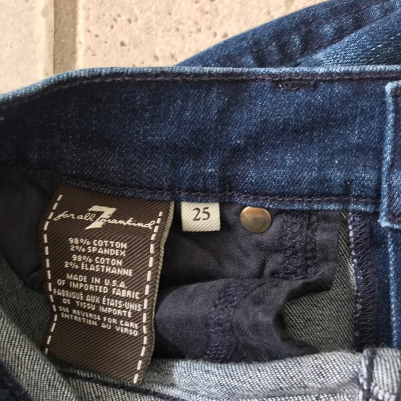 LIKE NEW 7FAMJEANS - Picture 3 of 7
